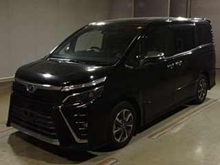 TOYOTA VOXY 2018