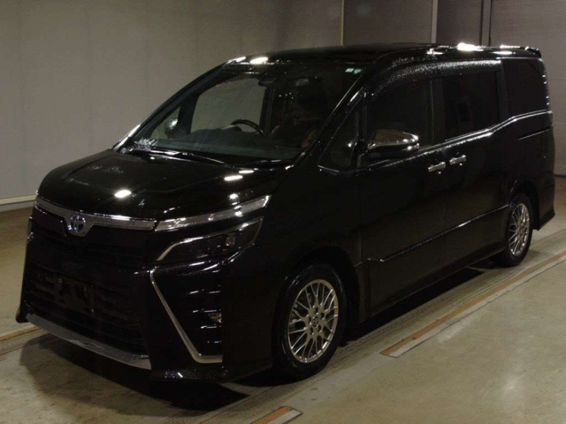 TOYOTA VOXY 2020