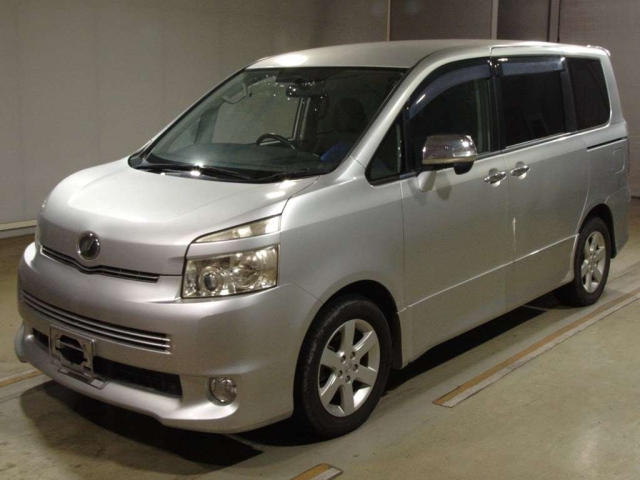 TOYOTA VOXY 2008
