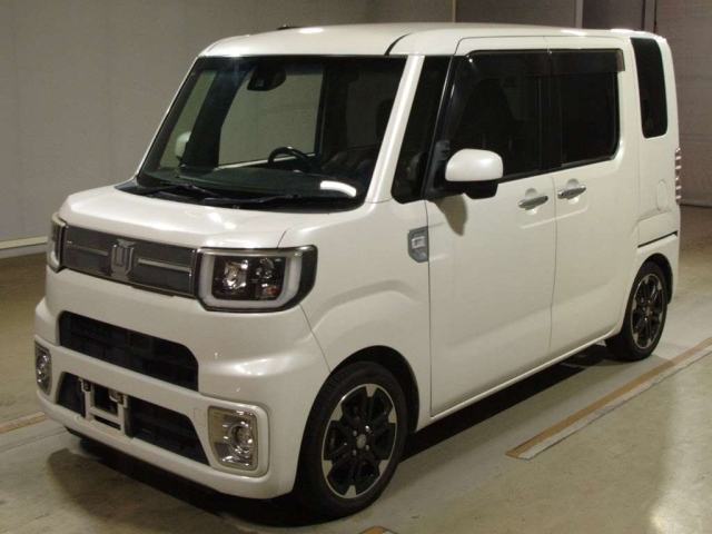 DAIHATSU WAKE 2016