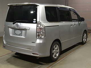 TOYOTA VOXY 2008