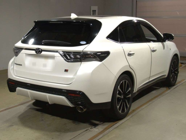 TOYOTA HARRIER 2018
