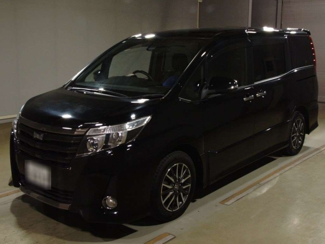 TOYOTA NOAH 2017