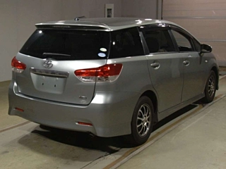 TOYOTA WISH 2010