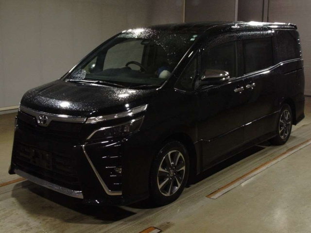 TOYOTA VOXY 2020