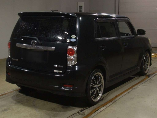 TOYOTA COROLLA RUMION 2011