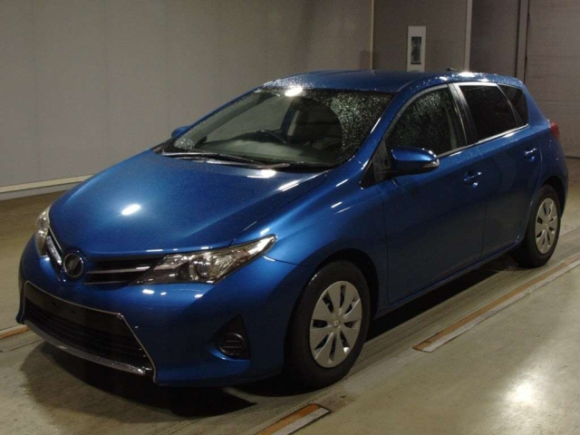 TOYOTA AURIS 2012