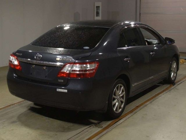 TOYOTA PREMIO 2013