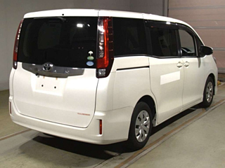 TOYOTA NOAH 2014