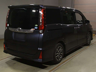 TOYOTA NOAH 2014