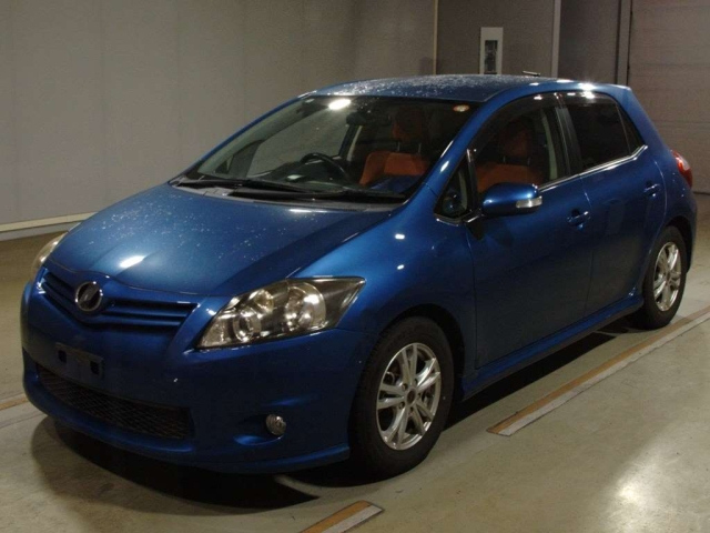 TOYOTA AURIS 2012