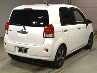 TOYOTA PORTE 2015