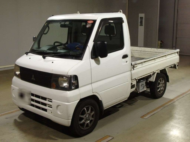 MITSUBISHI MINICAB TRUCK 2009