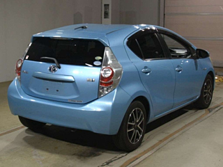 TOYOTA AQUA 2012