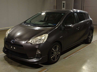 TOYOTA AQUA 2013
