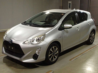 TOYOTA AQUA 2015