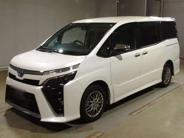 TOYOTA VOXY 2021