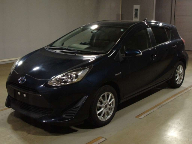 TOYOTA AQUA 2018
