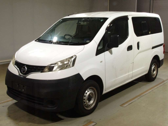 NISSAN NV200 2018