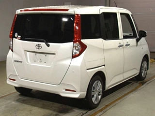 TOYOTA ROOMY 2022