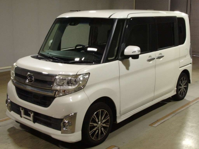 DAIHATSU TANTO 2015