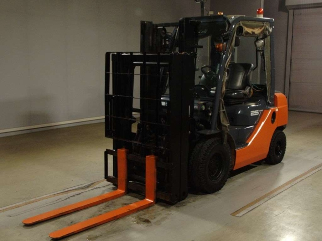 TOYOTA FORKLIFT 2017