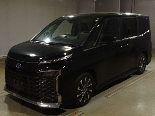 TOYOTA VOXY 2022