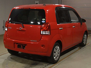 TOYOTA PORTE 2013