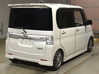 DAIHATSU TANTO 2012