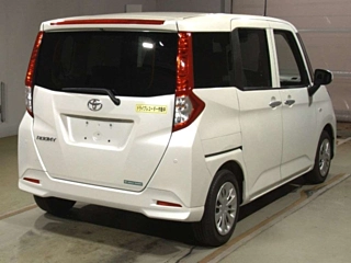 TOYOTA ROOMY 2022