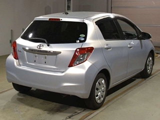 TOYOTA VITZ 2013