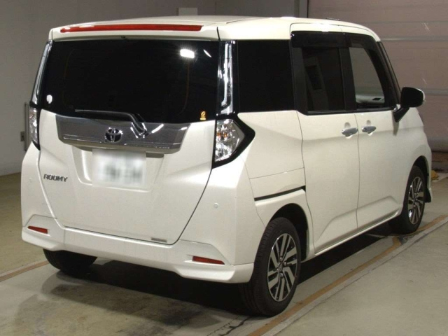 TOYOTA ROOMY 2023