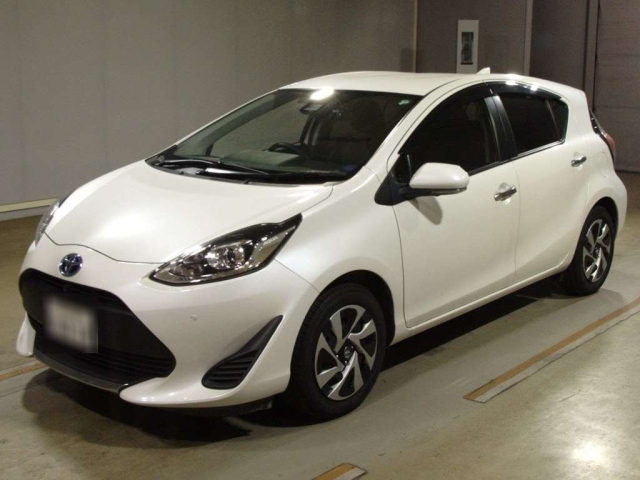 TOYOTA AQUA 2021