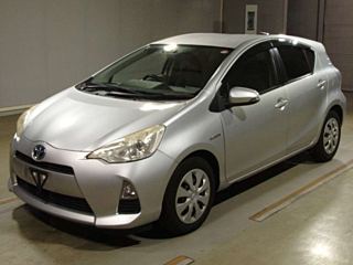 TOYOTA AQUA 2013