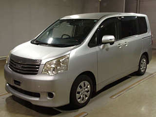 TOYOTA NOAH 2012