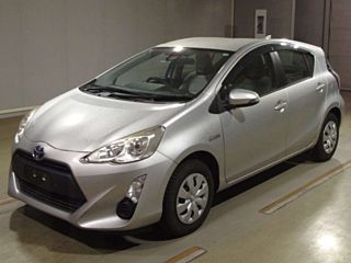 TOYOTA AQUA 2017