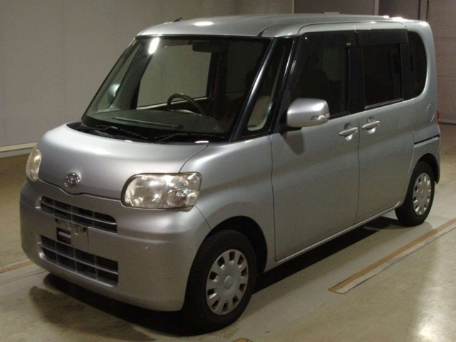 DAIHATSU TANTO 2010