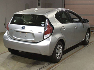 TOYOTA AQUA 2017