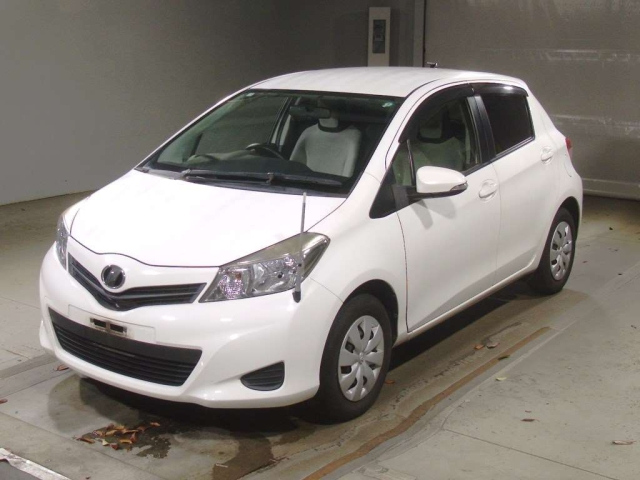 TOYOTA VITZ 2014