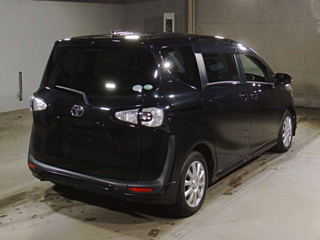 TOYOTA SIENTA 2016