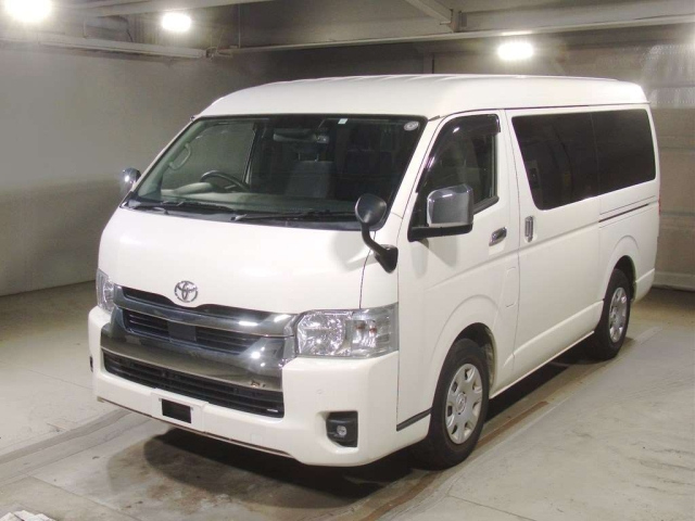 TOYOTA HIACE 2023
