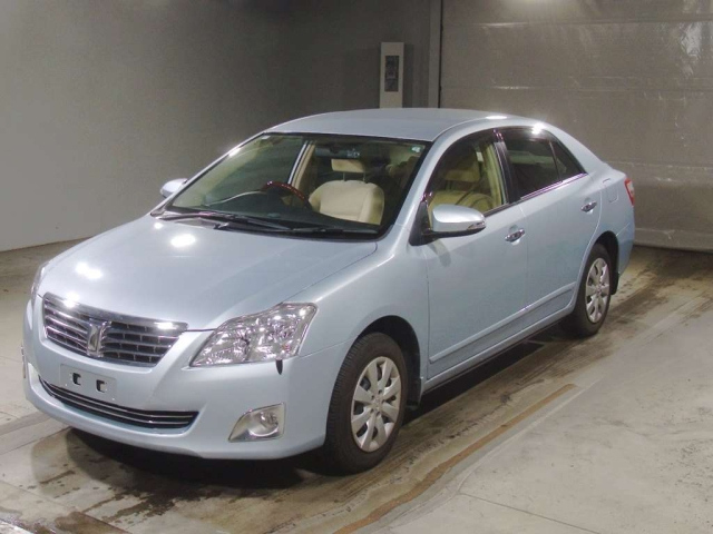 TOYOTA PREMIO 2013