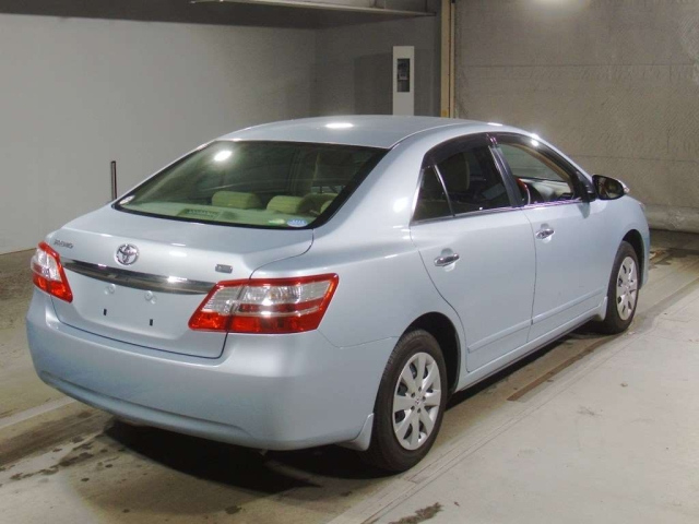 TOYOTA PREMIO 2013