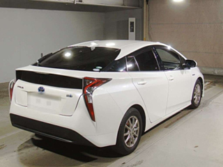 TOYOTA PRIUS 2016