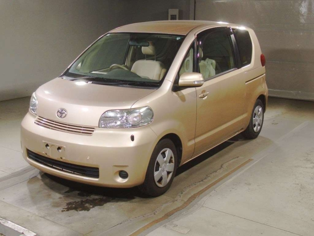 TOYOTA PORTE 2010