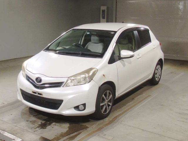 TOYOTA VITZ 2012