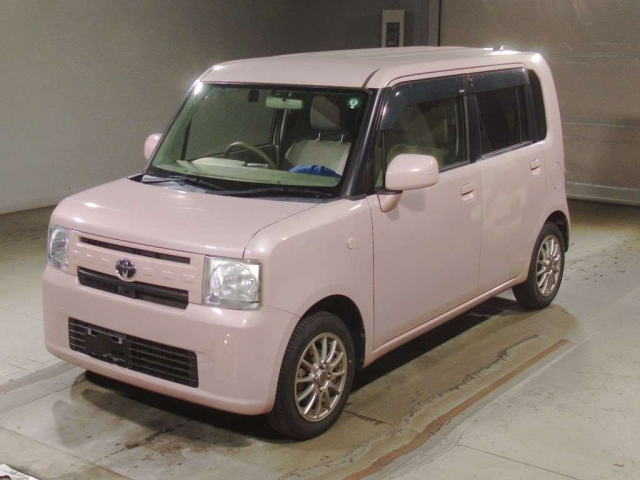 TOYOTA PIXIS SPACE 2016