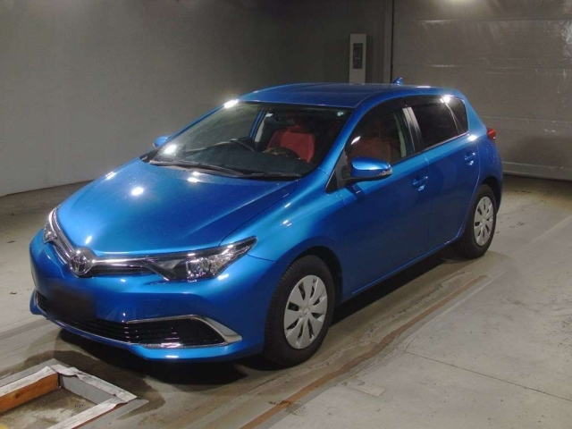 TOYOTA AURIS 2016