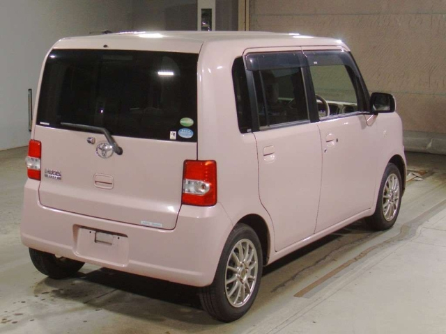 TOYOTA PIXIS SPACE 2016