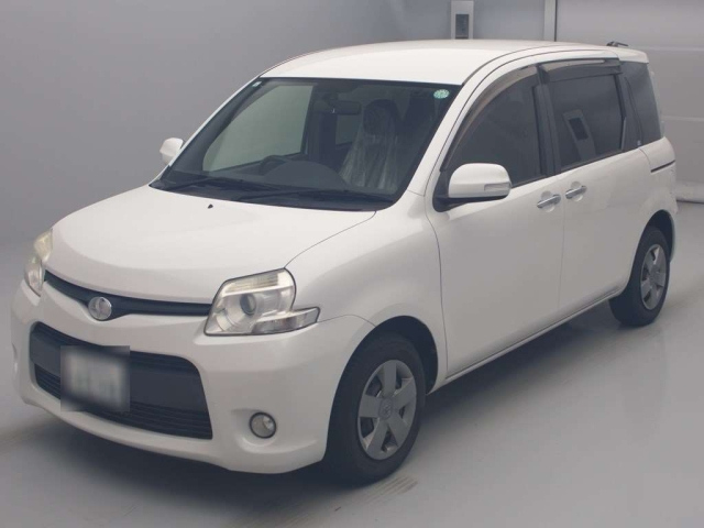 TOYOTA SIENTA 2013